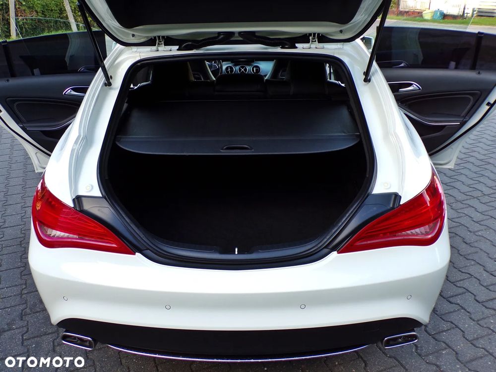 Mercedes-Benz CLA 180 UrbanStyle Edition - 29