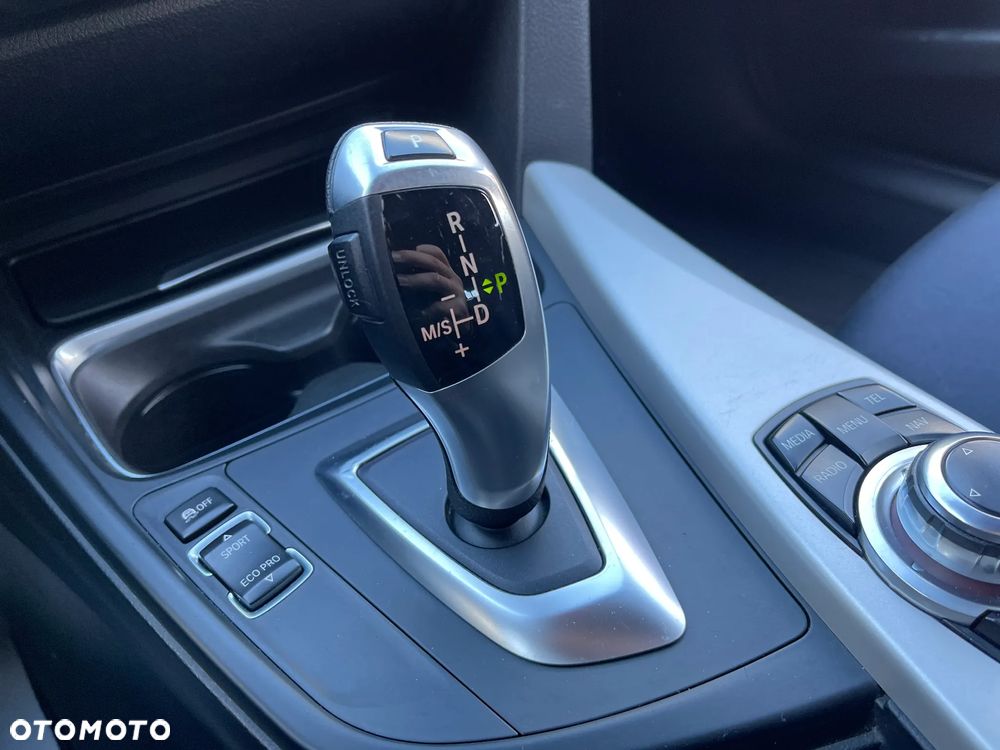 BMW Seria 3 318d Blue Performance Modern Line - 12