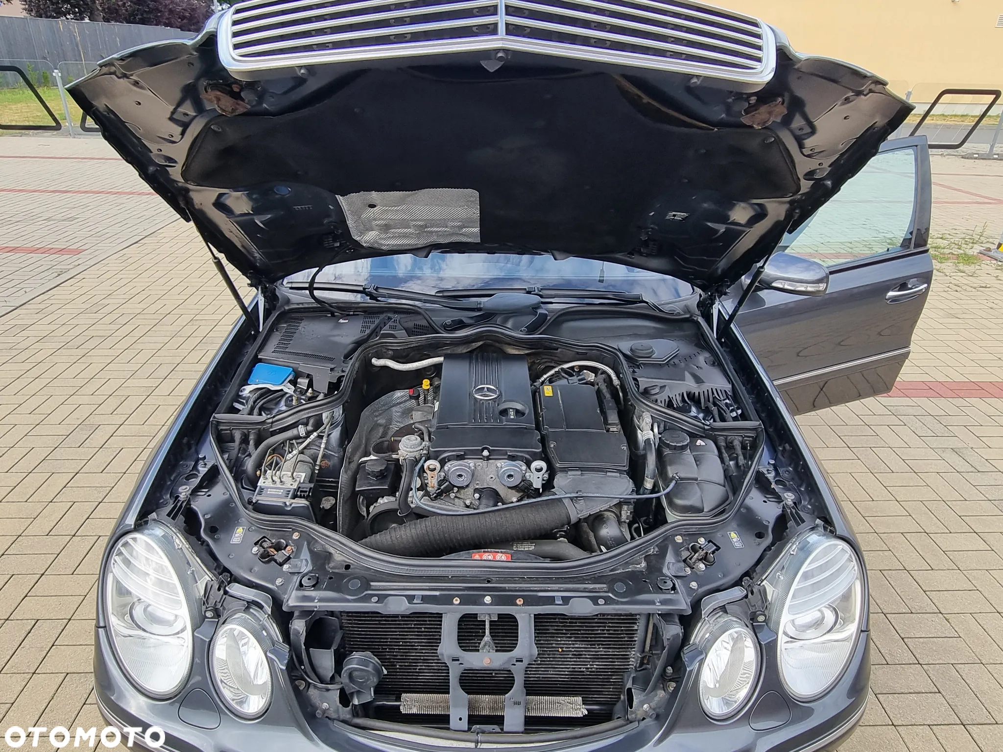 Mercedes-Benz Klasa E 200 T BlueEFFICIENCY 7G-TRONIC Avantgarde - 35