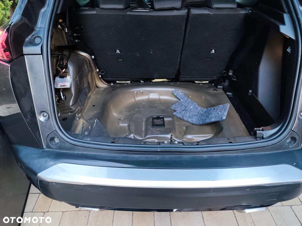 Peugeot 2008 1.2 PureTech GT Line S&S - 34