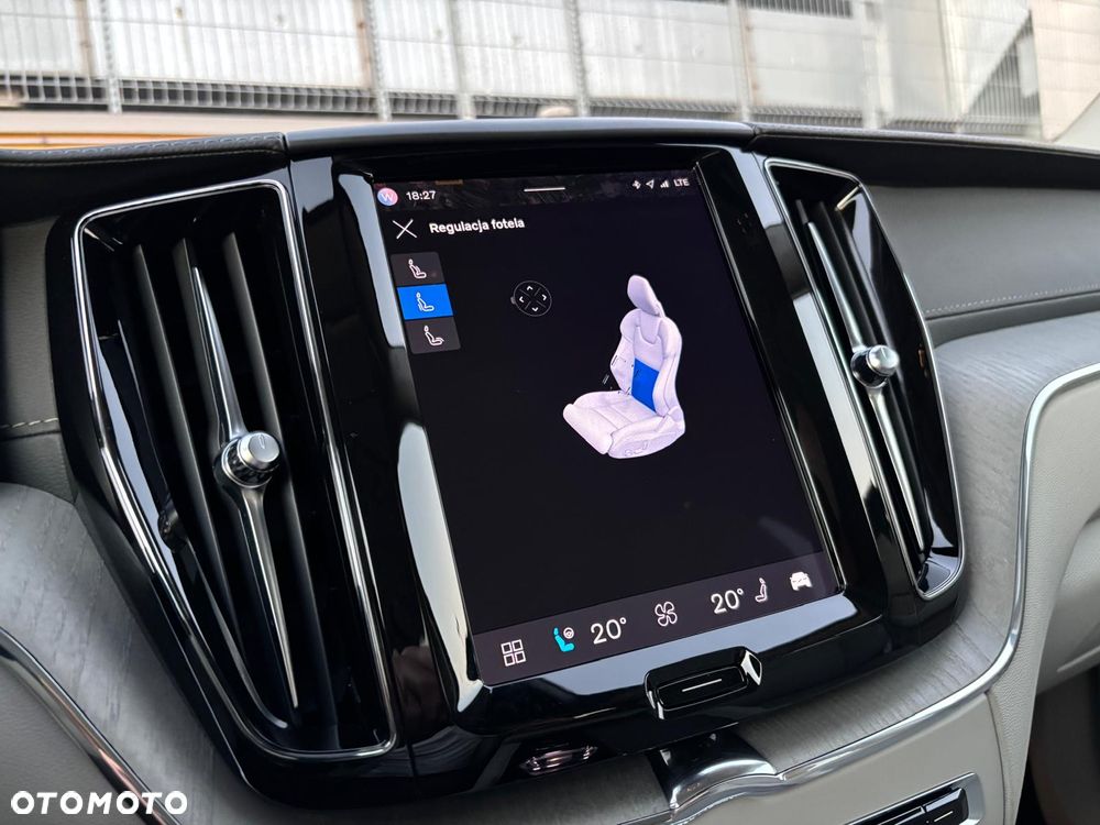 Volvo XC 60 T6 AWD Recharge Plus Bright - 35