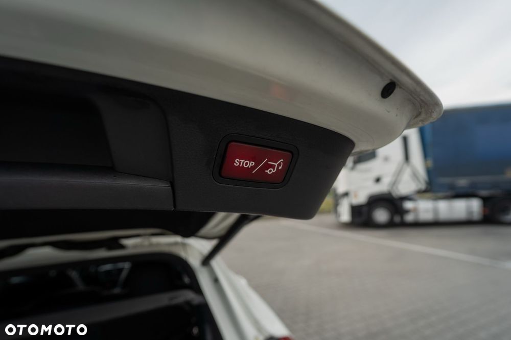 Mercedes-Benz GLA - 16