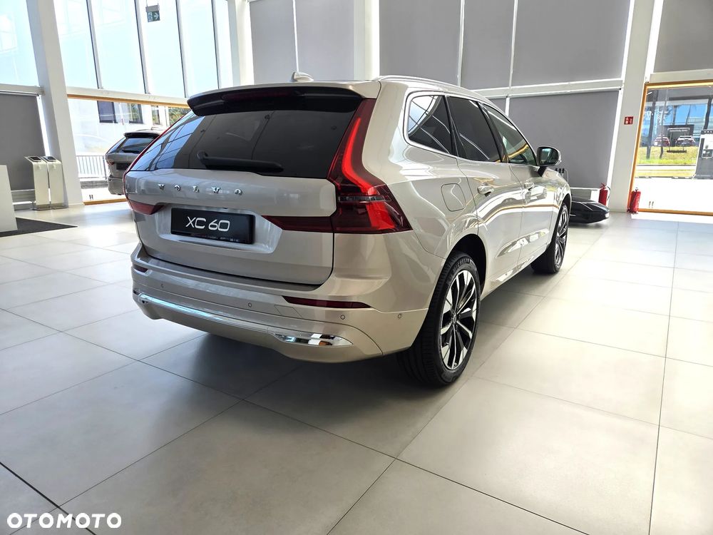 Volvo XC 60 B5 B AWD Plus Bright - 4