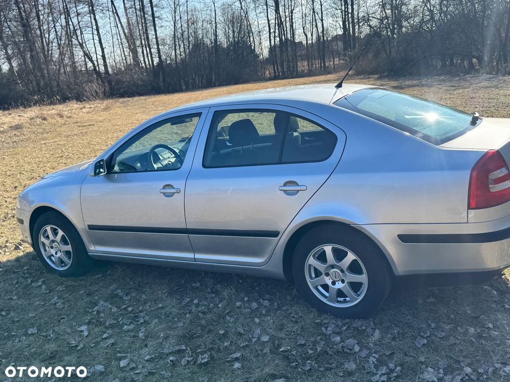 Skoda Octavia 1.6 Ambiente - 28