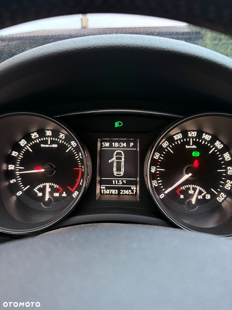 Skoda Superb 2.0 TDI DSG Exclusive - 8