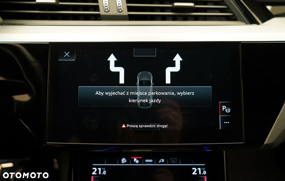 Audi Q8 Sportback e-tron - 36