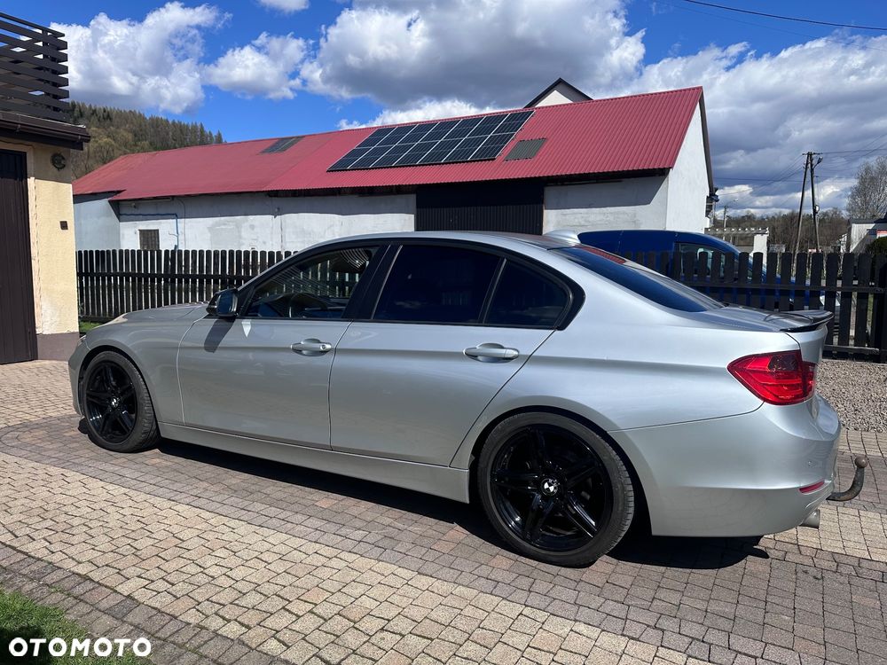 BMW Seria 3 320i Sport Line - 8