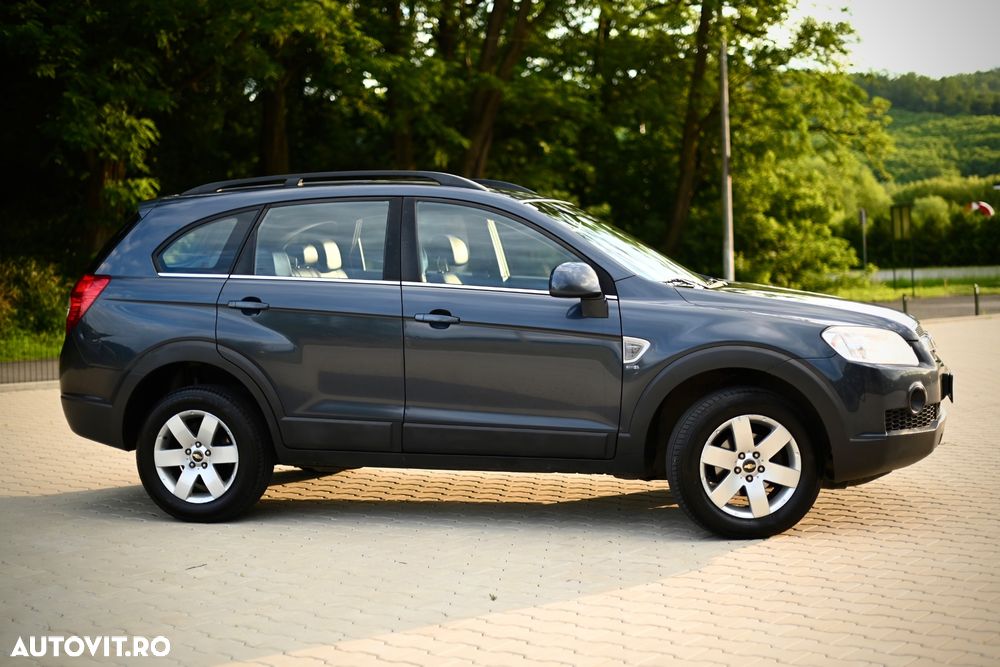 Chevrolet Captiva 2.0 4WD 7 Sitzer Automatik LT Exclusive - 2