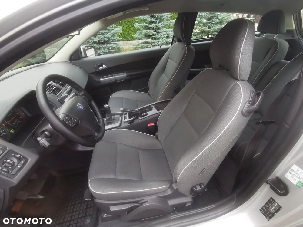 Volvo C30 D2 R-Design - 12