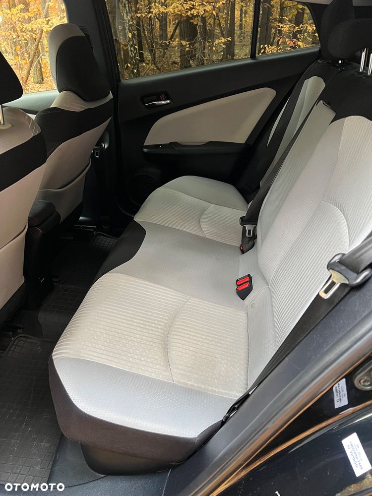 Toyota Prius 1.8 Hybrid Premium - 11