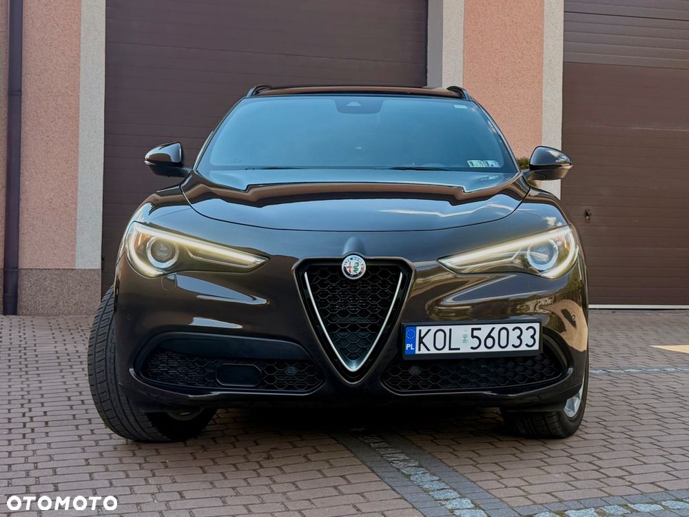 Alfa Romeo Stelvio 2.0 Turbo 16V AT8-Q4 Ti - 3