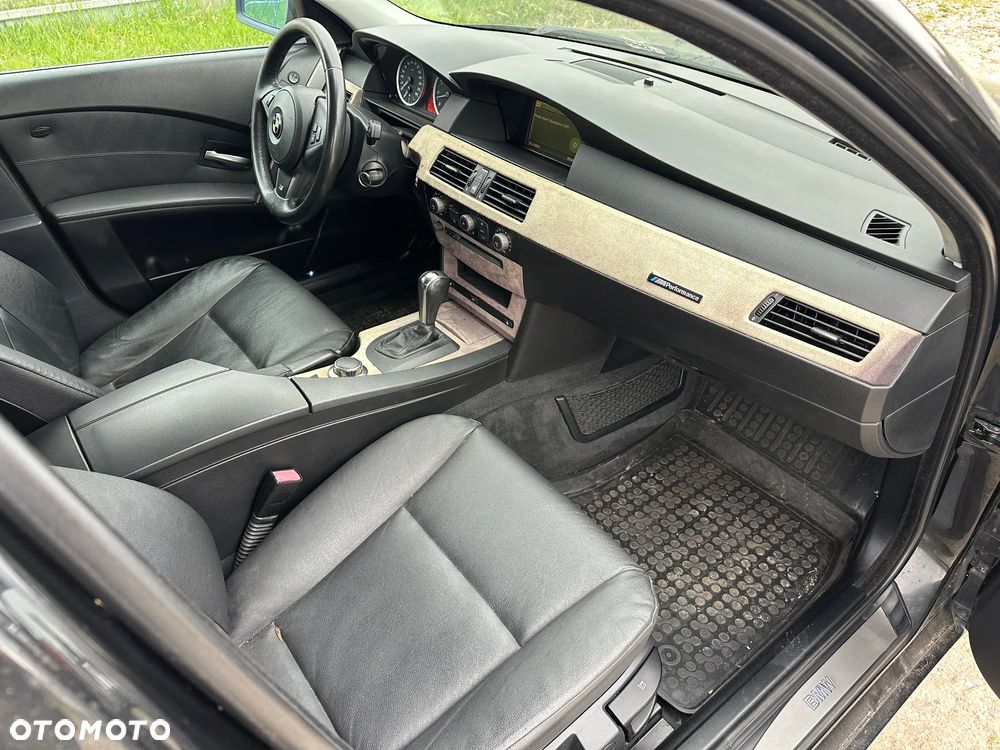 BMW Seria 5 525i - 15