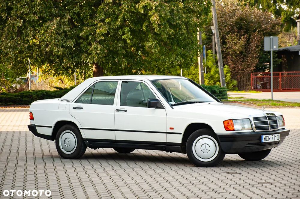 Mercedes-Benz W201 (190) - 4