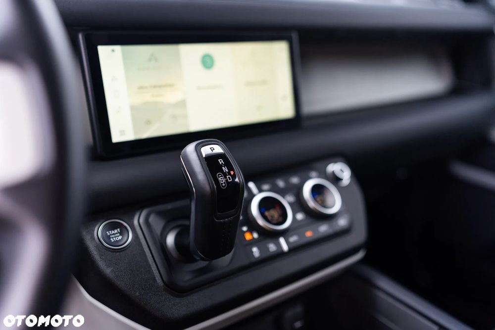 Land Rover Defender 3.0 D300 mHEV X-Dynamic SE - 15