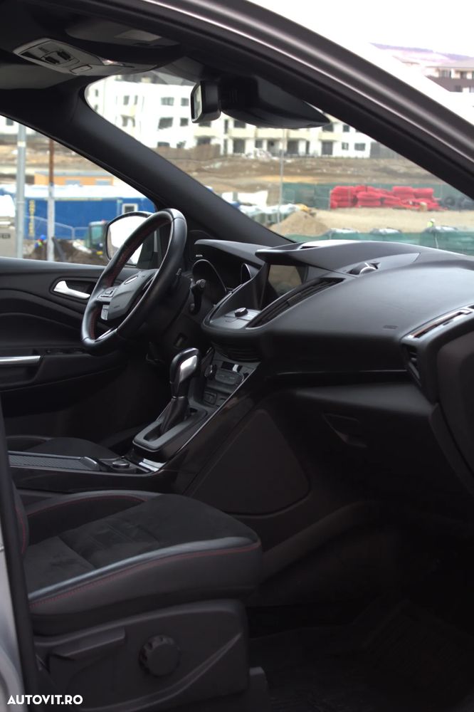 Ford Kuga 2.0 TDCi 4WD Powershift ST-Line - 9