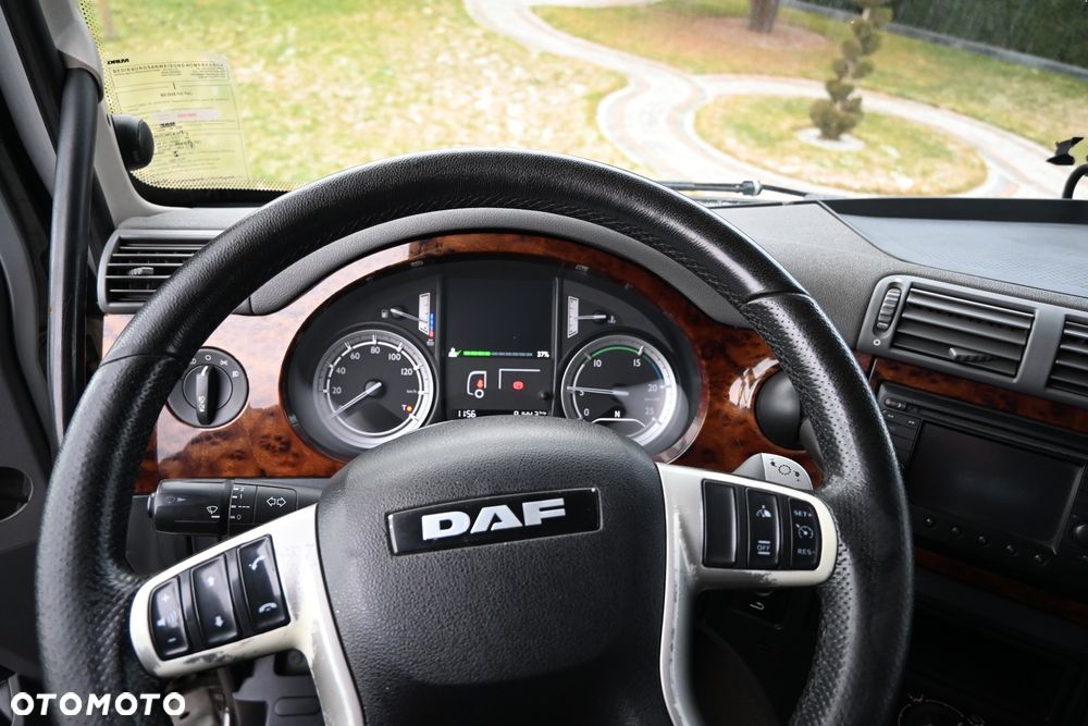 DAF CF - 8