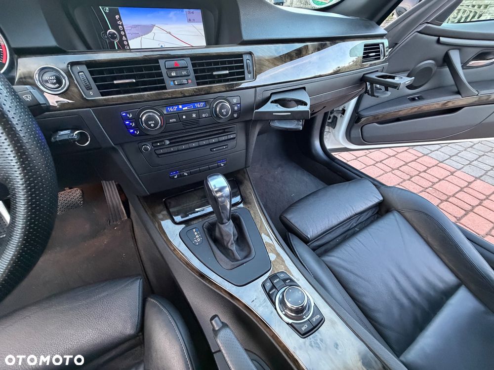 BMW Seria 3 330d M Sport Edition - 29