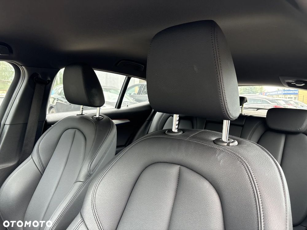 BMW X2 sDrive18i - 13