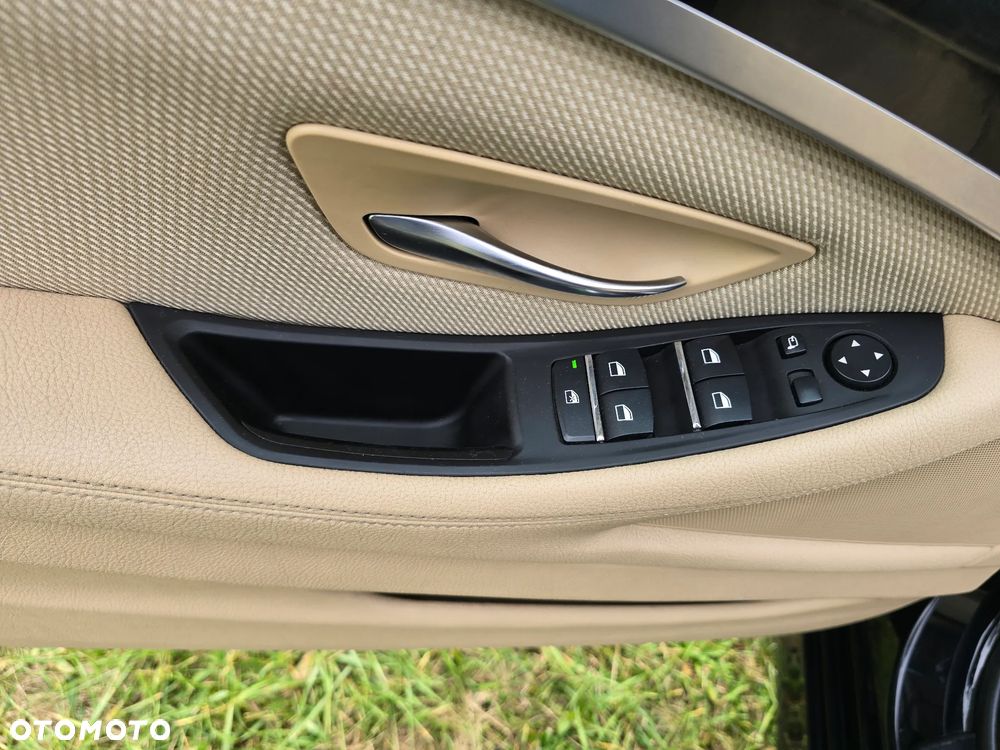 BMW Seria 5 520d - 13