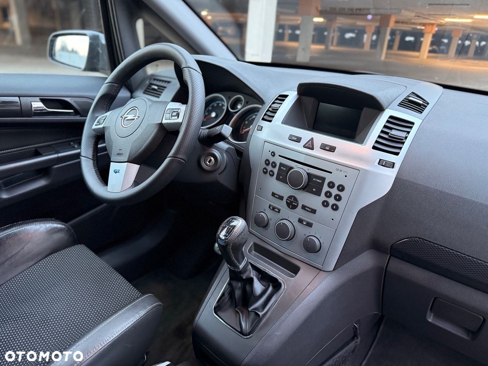 Opel Zafira OPC - 18