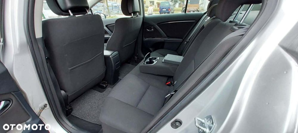Toyota Avensis 1.8 Sol - 6
