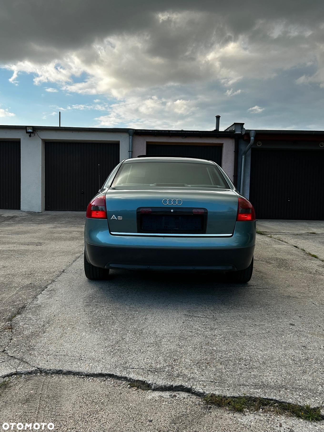 Audi A6 2.4 - 6
