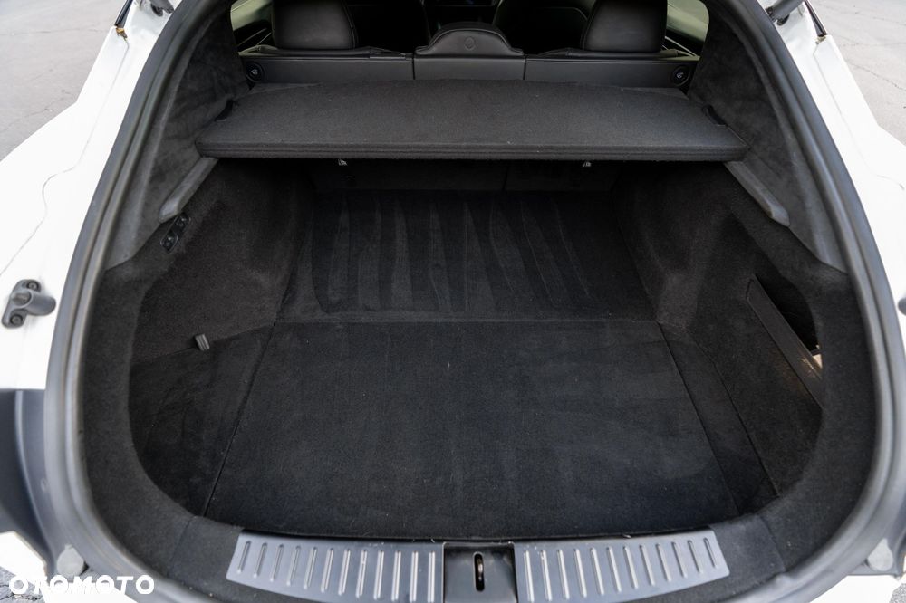 Tesla Model S - 19