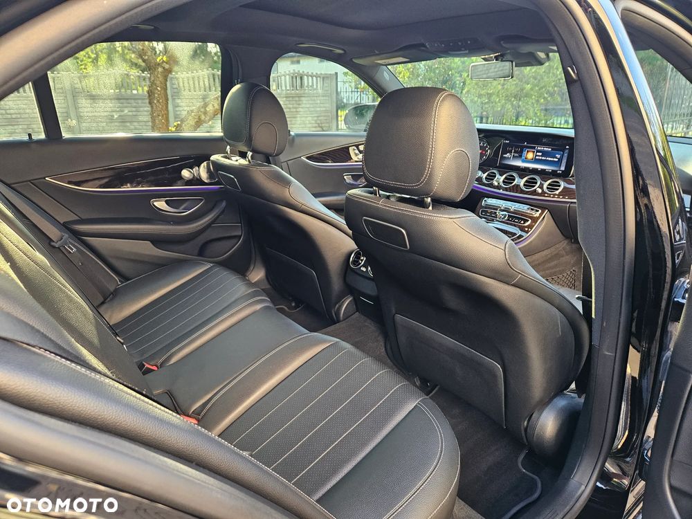 Mercedes-Benz Klasa E 300 9G-TRONIC - 23