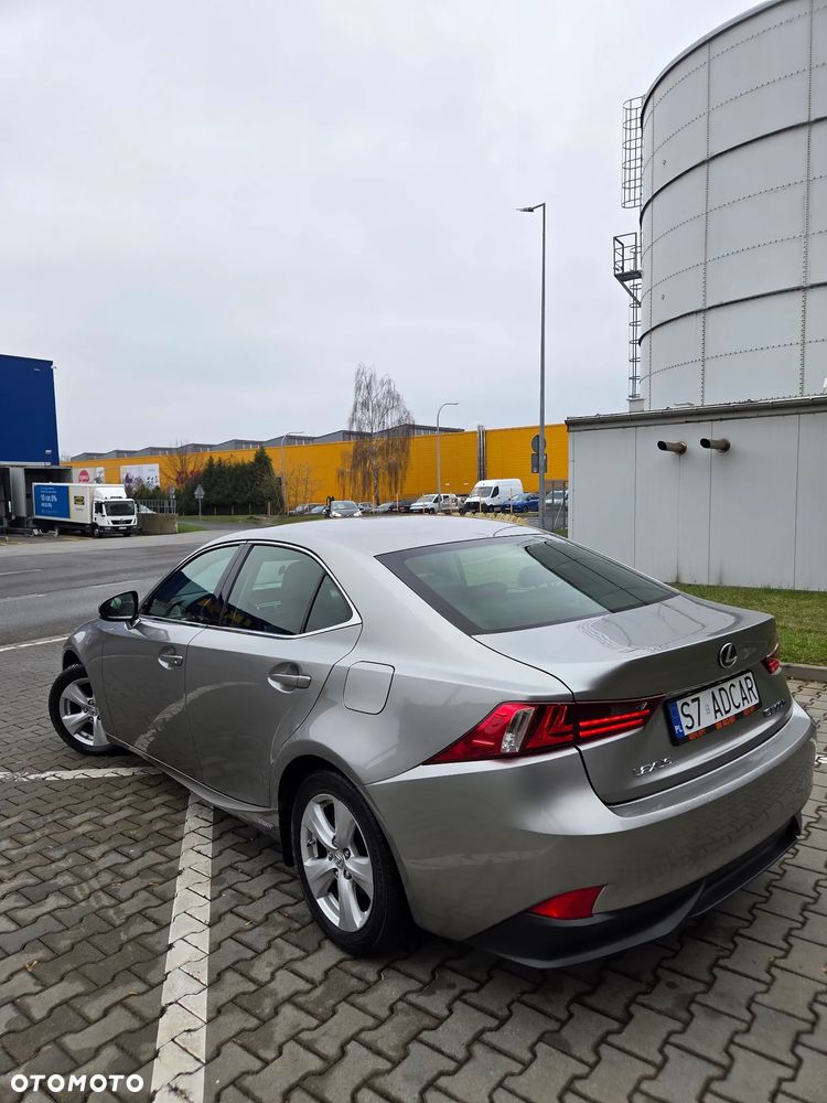 Lexus IS 300h Elite - 14