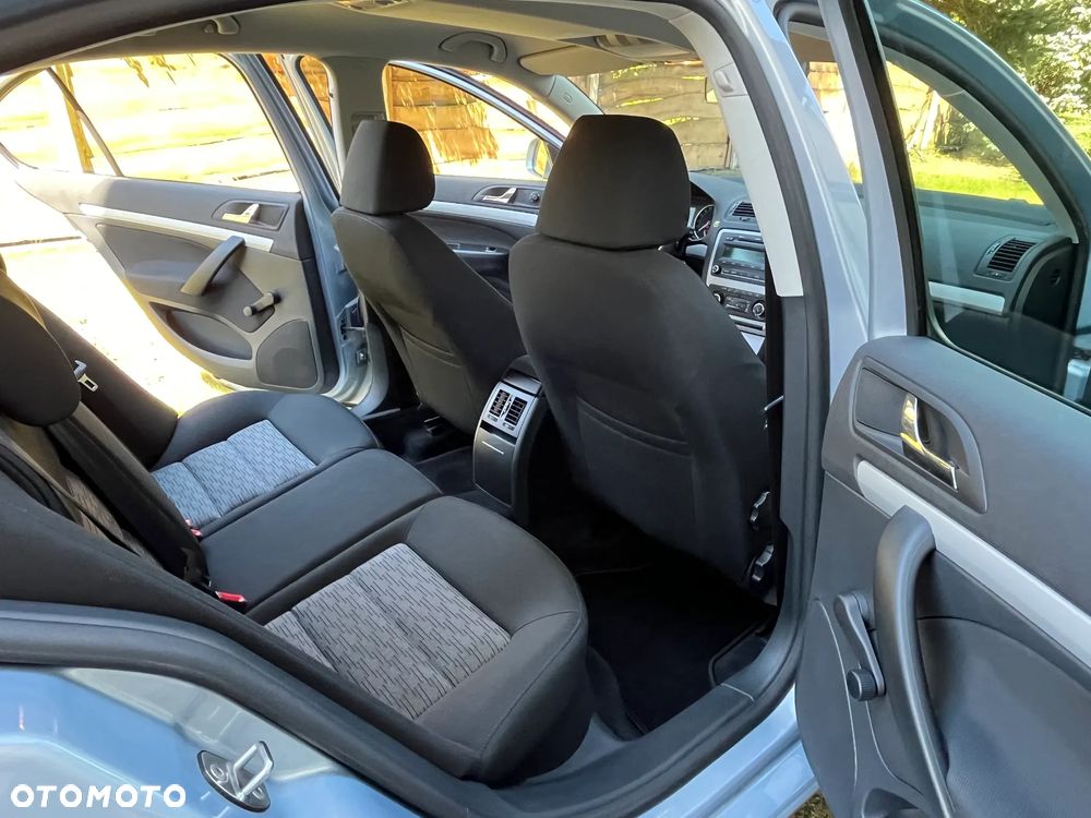 Skoda Octavia 1.6 Ambition - 31