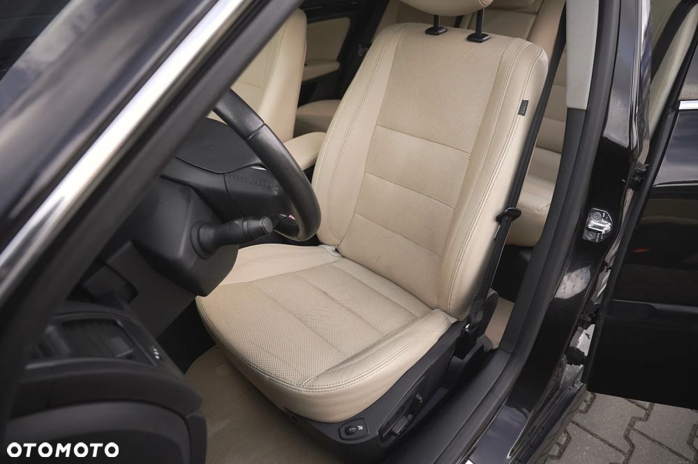 Renault Laguna 2.0 dCi Initiale - 14