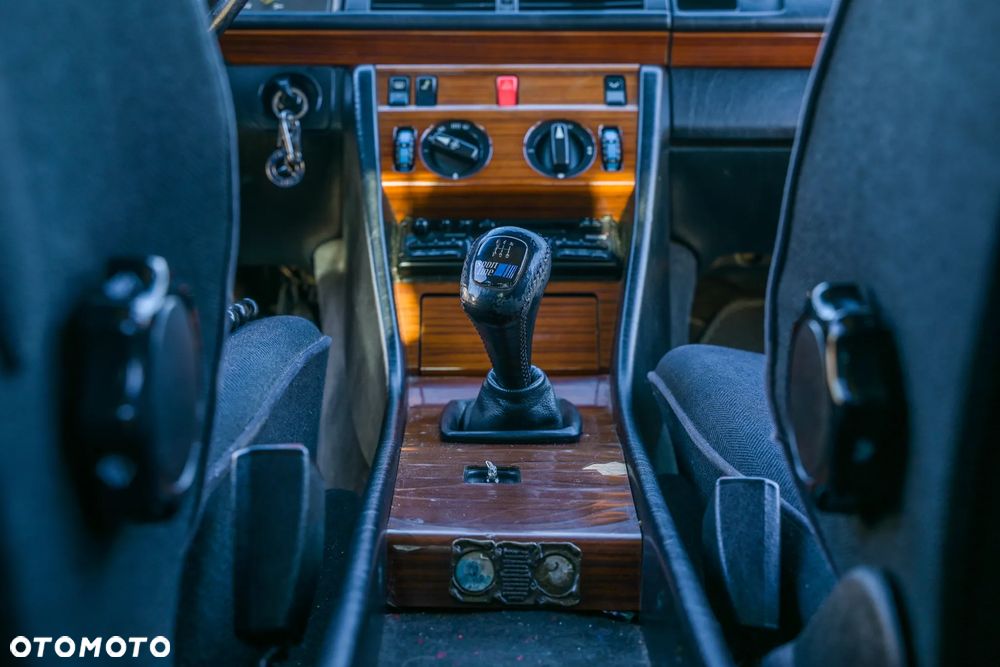 Mercedes-Benz W124 (1984-1993) - 11