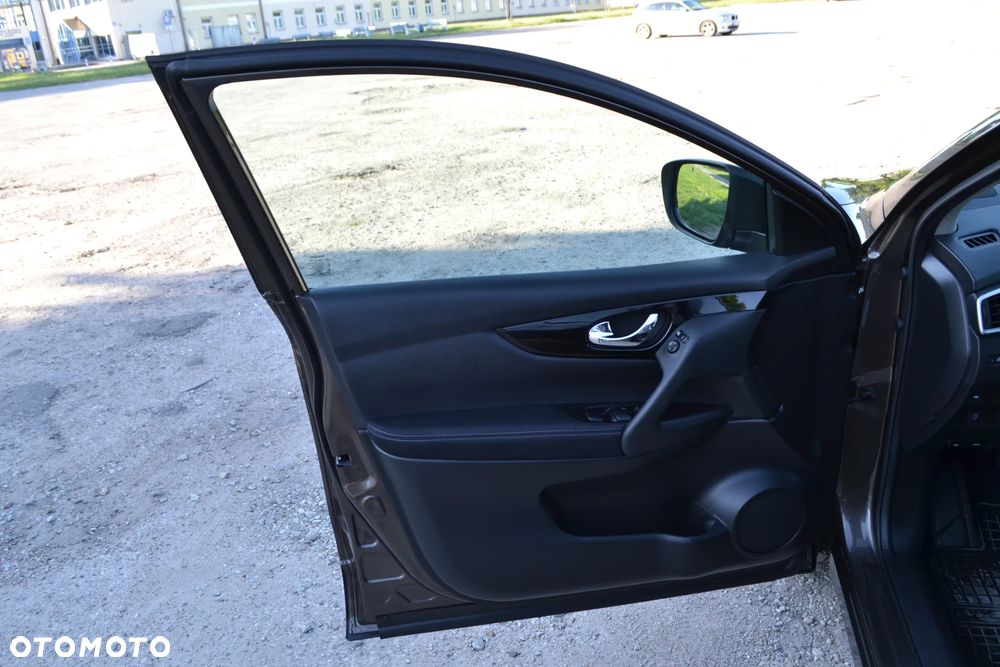 Nissan Qashqai 1.2 DIG-T Tekna EU6 - 16