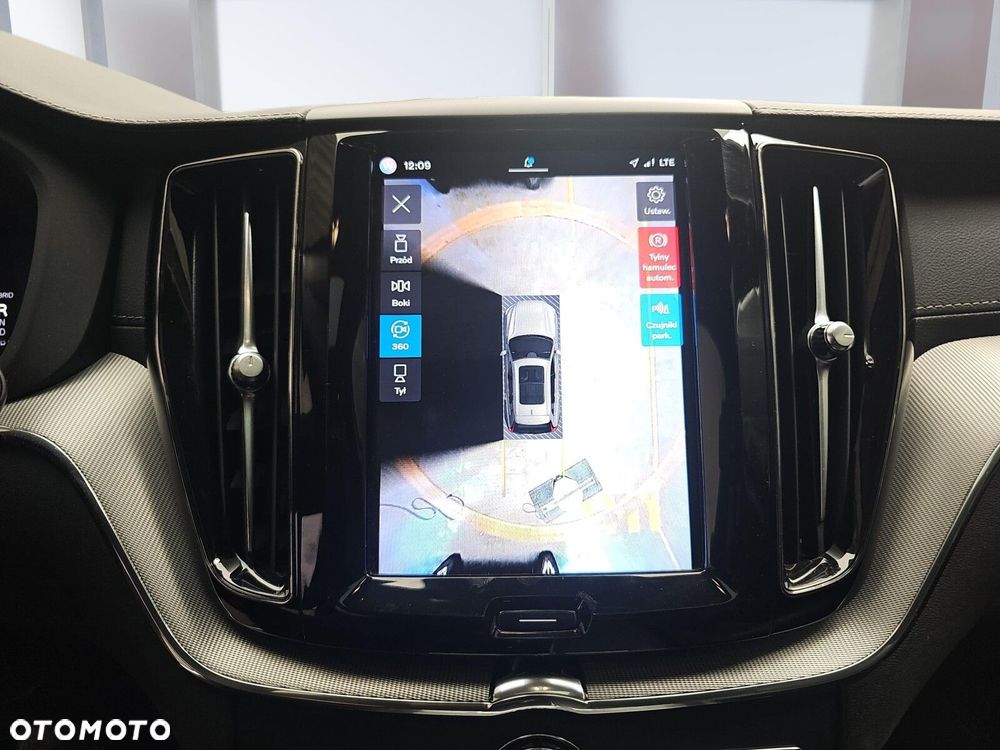 Volvo XC 60 T8 Plug-In Hybrid AWD Ultimate Dark - 18