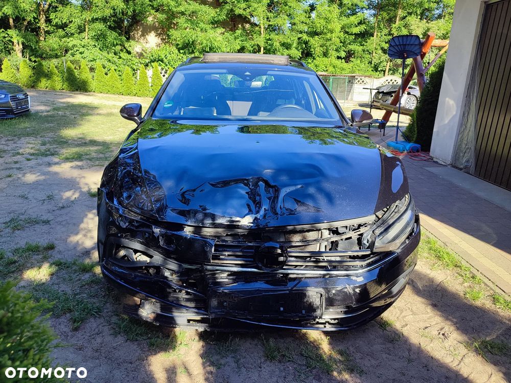 Volkswagen Passat Variant 2.0 TDI SCR DSG Elegance - 2