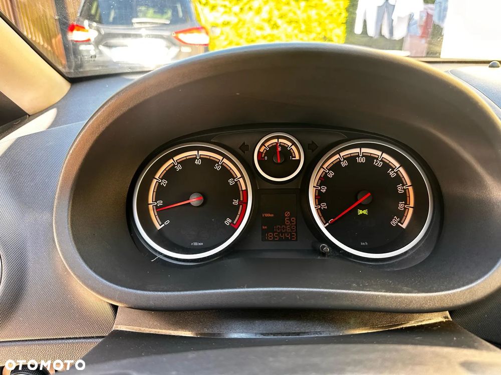 Opel Corsa - 8