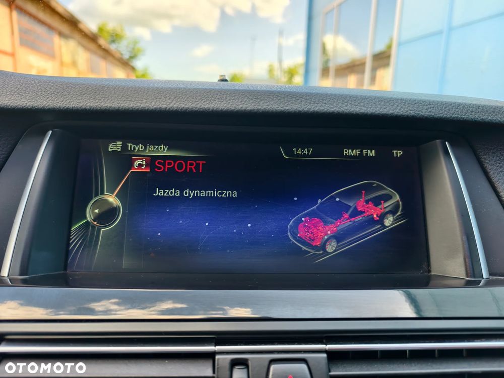 BMW Seria 5 525d Sport-Aut Luxury Line - 28
