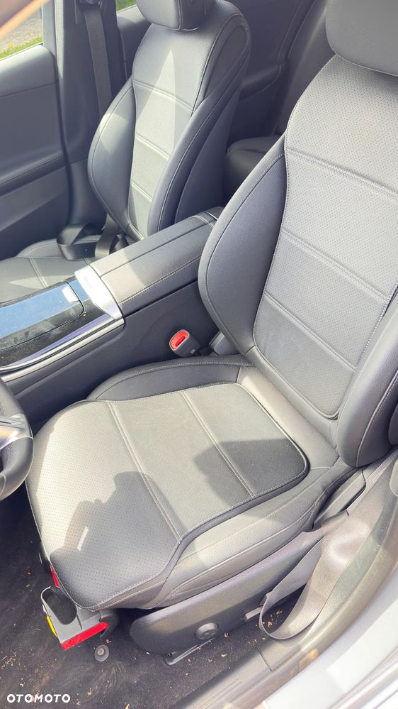 Mercedes-Benz Klasa C 300 de PHEV 4-Matic Avantgarde - 16