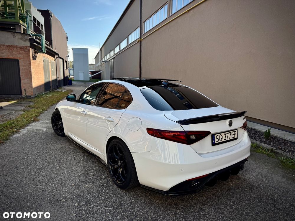 Alfa Romeo Giulia - 6