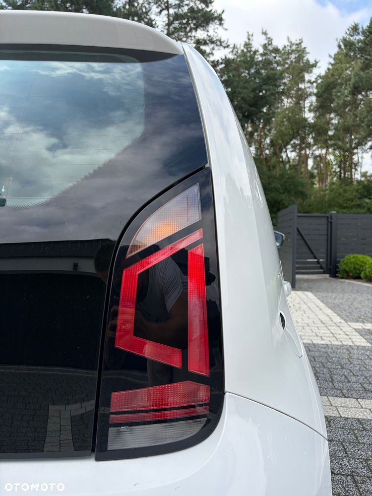 Volkswagen up! move - 8