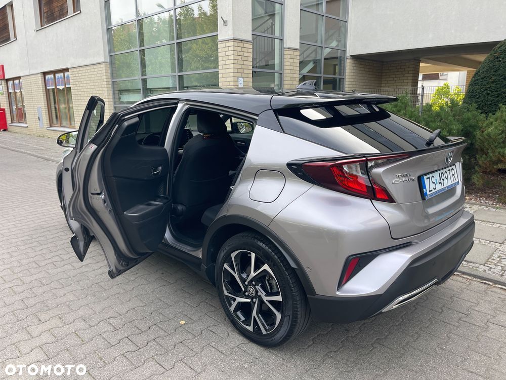 Toyota C-HR 2.0 Hybrid Team Deutschland - 16