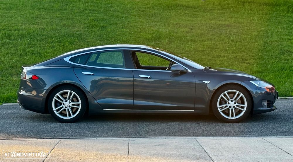 Tesla Model S 85D AWD - 4