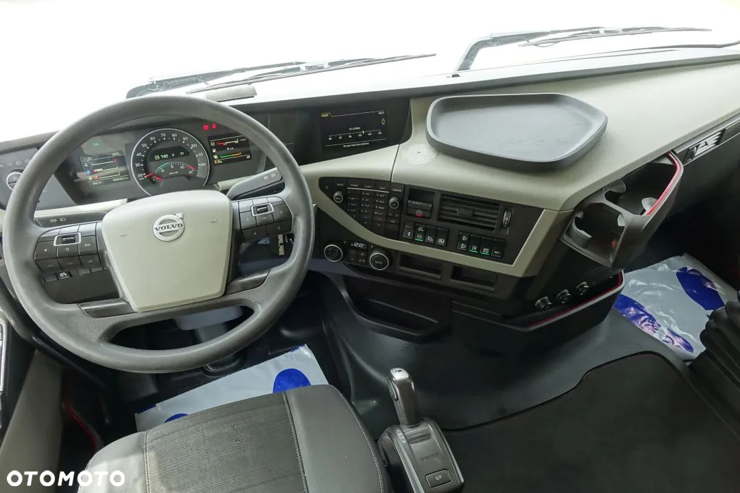 Volvo FH 500 GLOBETROTTER / STANDARD/ AUTOMAT / EURO 6 / RETARDER / LODÓWKA / KLIMATYZACJA POSTOJOWA/ 2 ZBIORNIKI PALIWA - 22