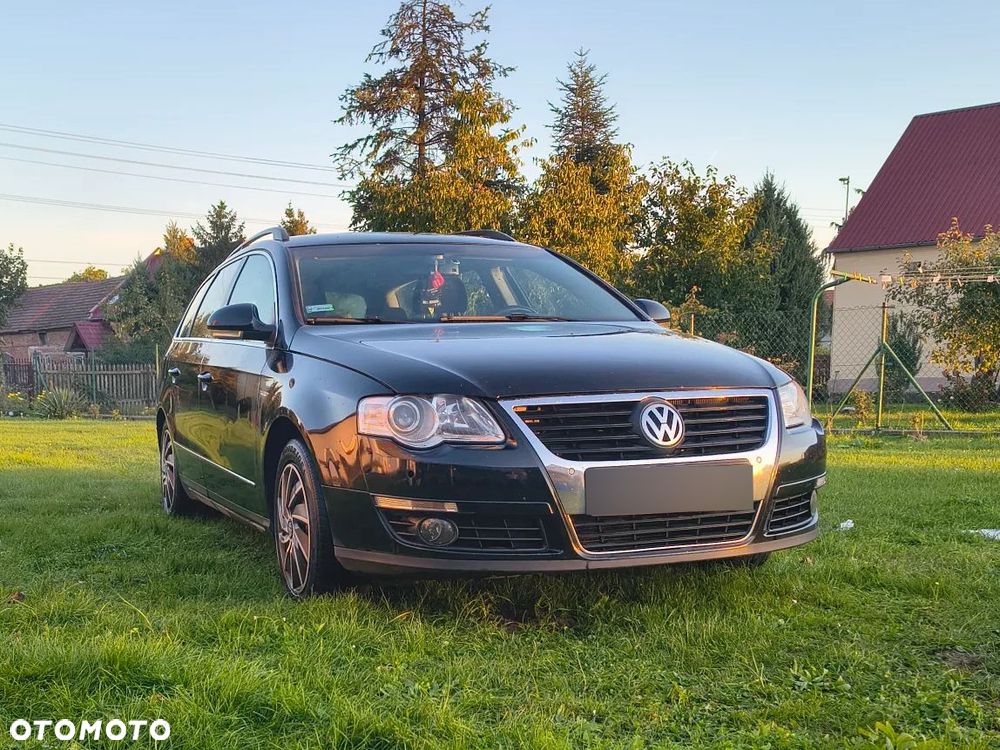 Volkswagen Passat - 1