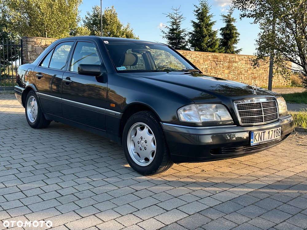 Mercedes-Benz Klasa C 180 Elegance - 3