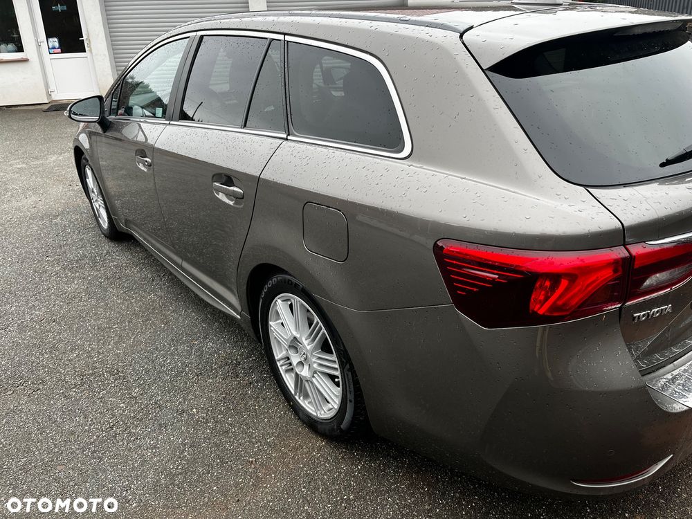 Toyota Avensis 2.0 Prestige MS - 3