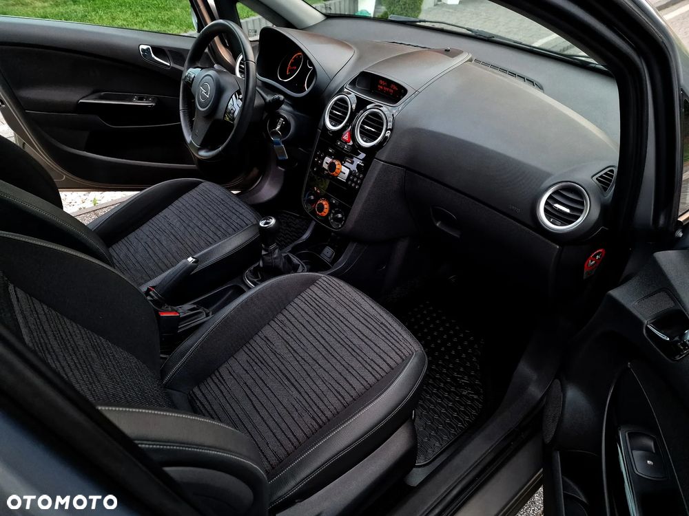 Opel Corsa 1.2 16V Cosmo S&S - 5