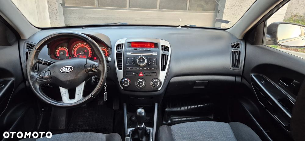Kia Ceed - 7