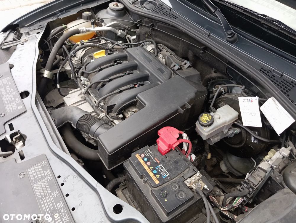 Dacia Duster 1.6 Laureate - 8