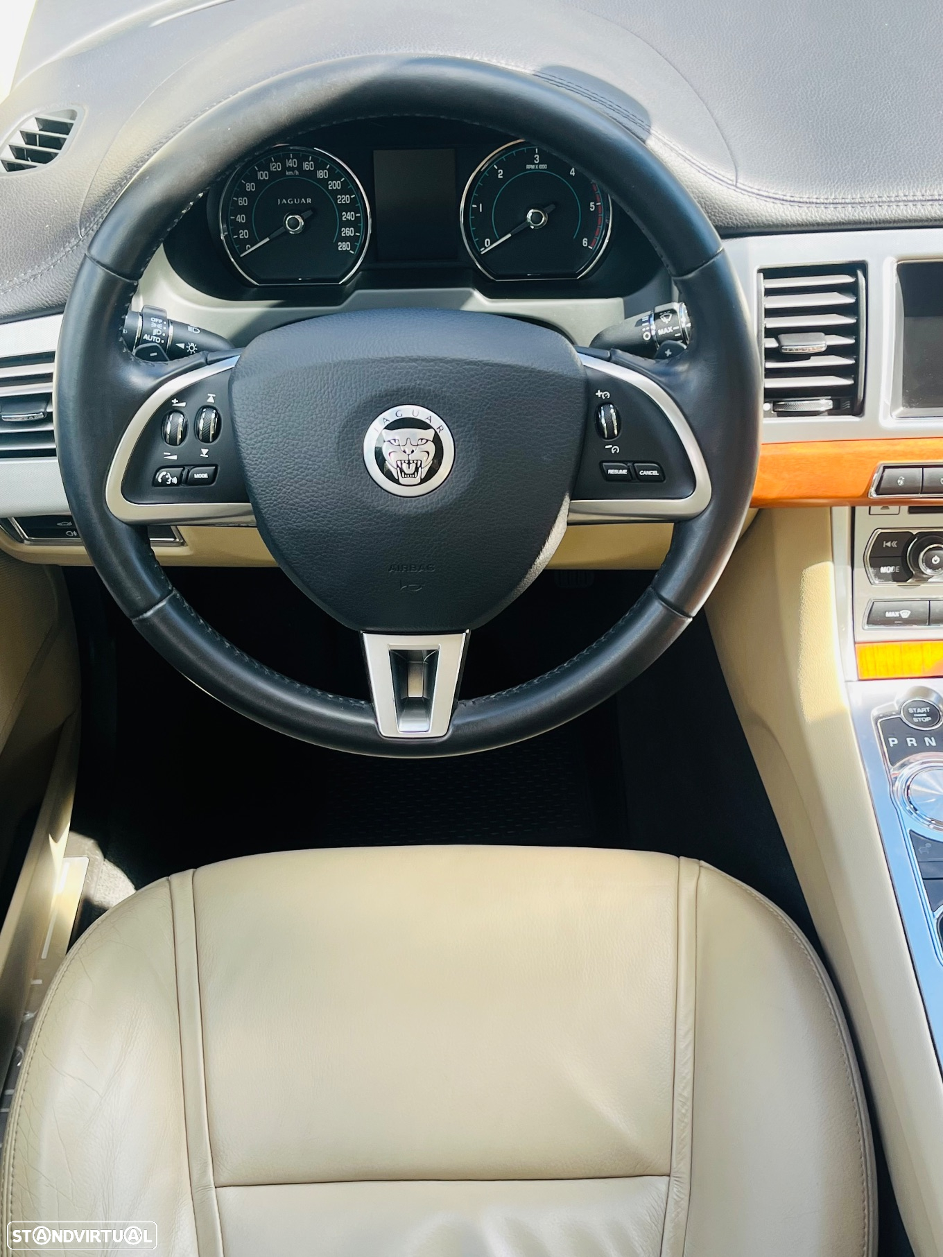 Jaguar XF 2.2 D Luxury - 21